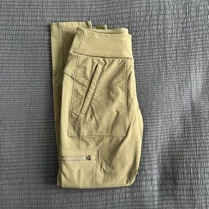 Athleta Headlands Hybrid Cargo Pants